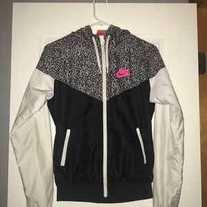 Women’s Nike Windbreaker size Small